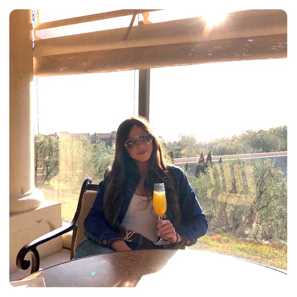 Meet your Posher, Chrissy - Picture 1 of 1